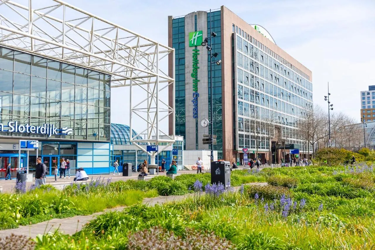 Отель Holiday Inn Express Amsterdam - Sloterdijk Station By Ihg