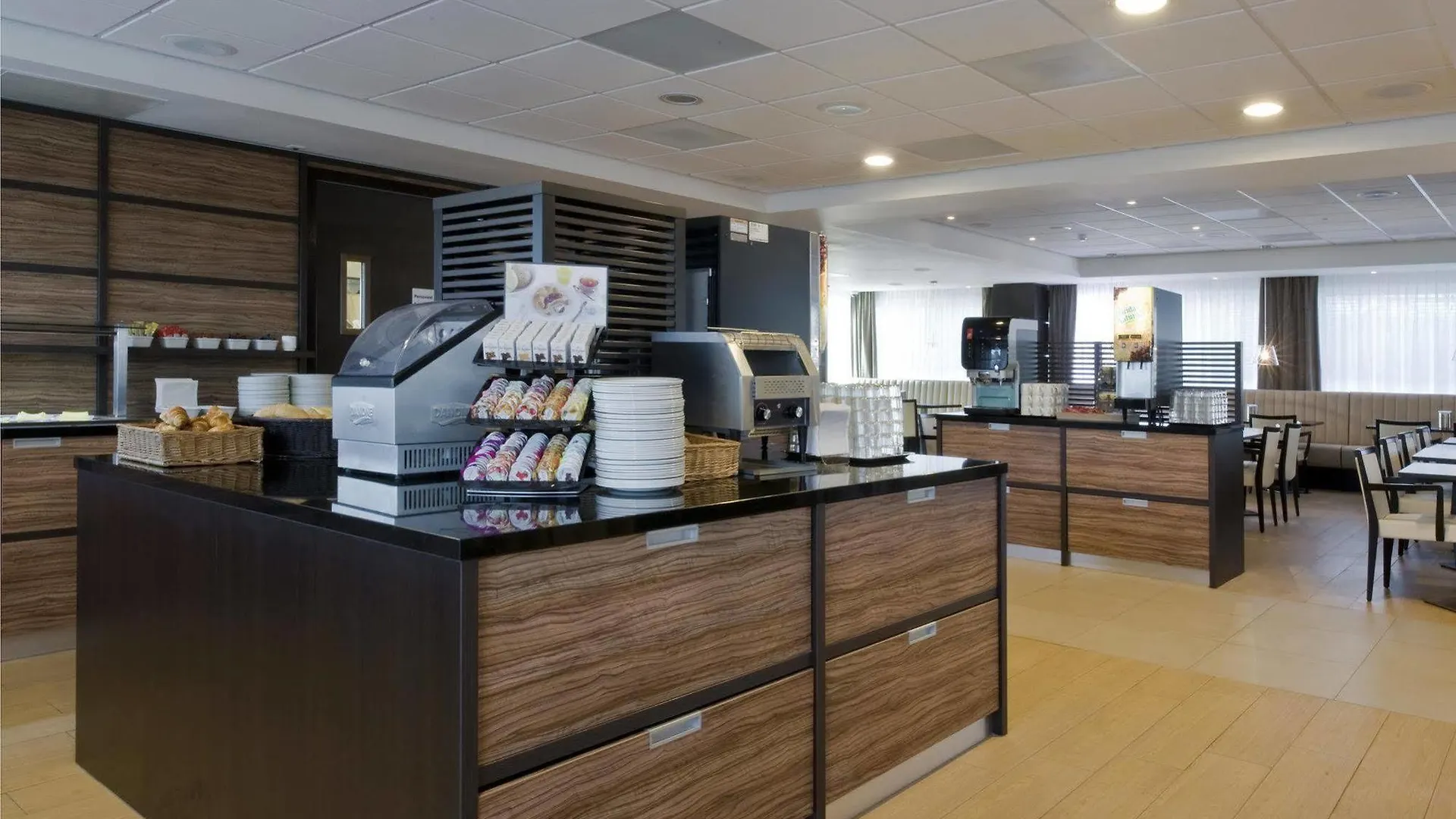 Holiday Inn Express Amsterdam - Sloterdijk Station By Ihg 3*,  Нидерланды